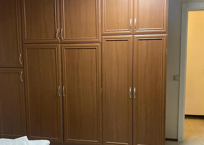 Dentist Bulent Kenir Кушадасы