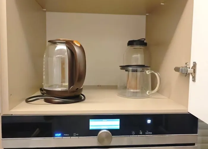 Dentist Bulent Kenir